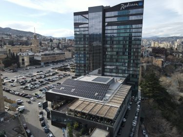 ԷկոՎիլ արևային կայան Ռեդիսոն Բլյու Իվերիա Հոթելում